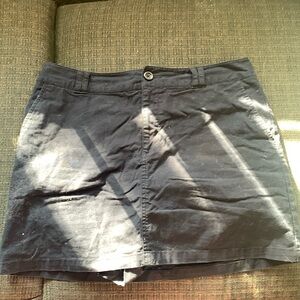 Black skort
